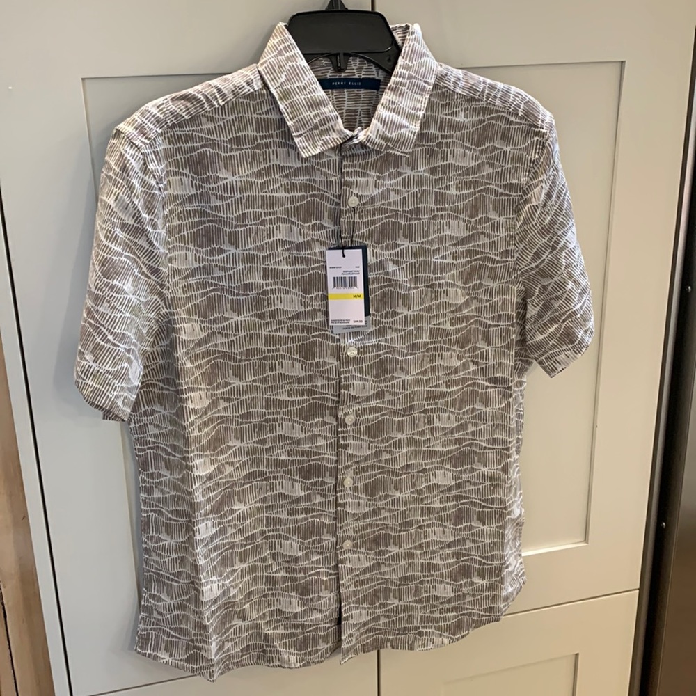 Perry Ellis untucked shirt